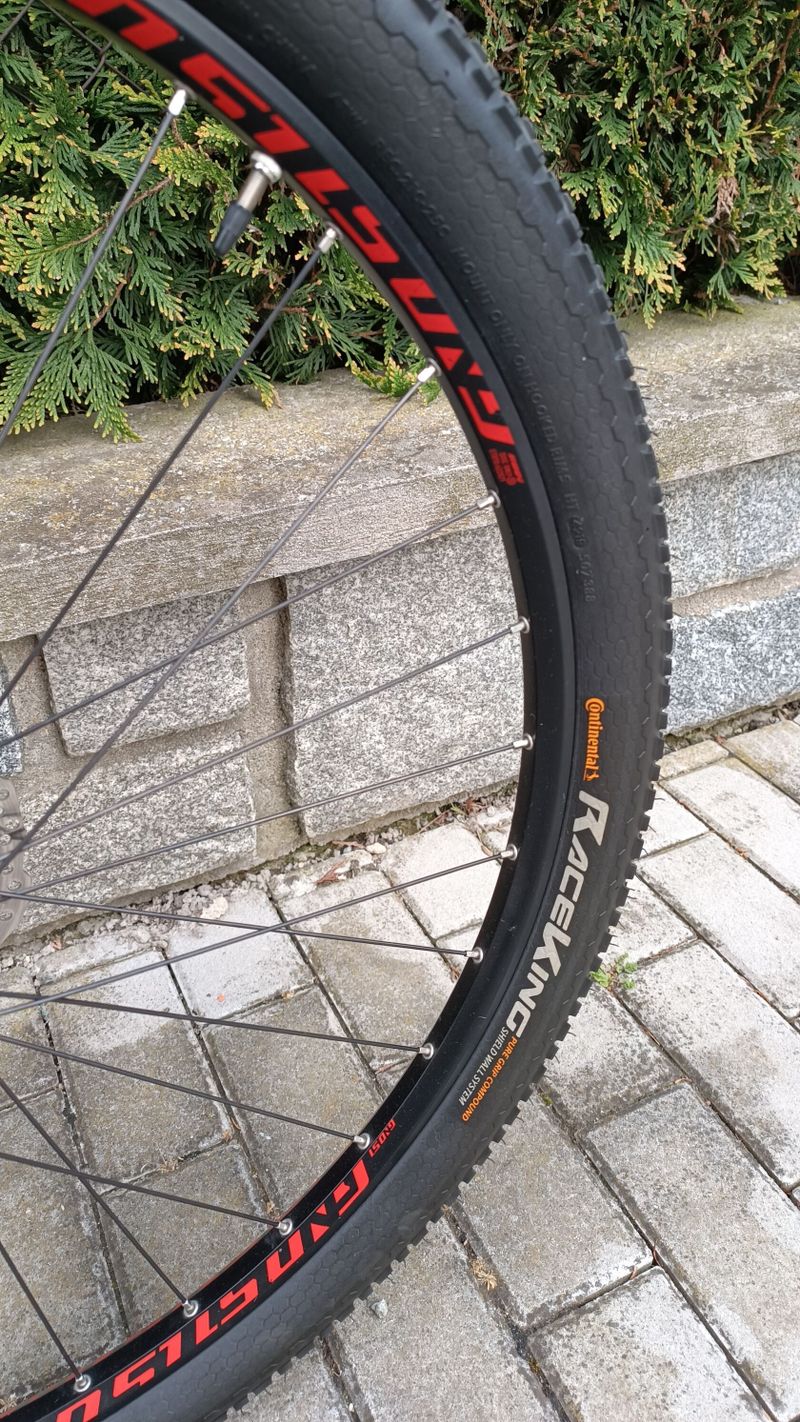 Ghost Kato 7.9 AL star white, kola 29", velikost L
