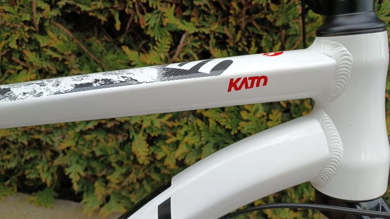Ghost Kato 7.9 AL star white, kola 29", velikost L