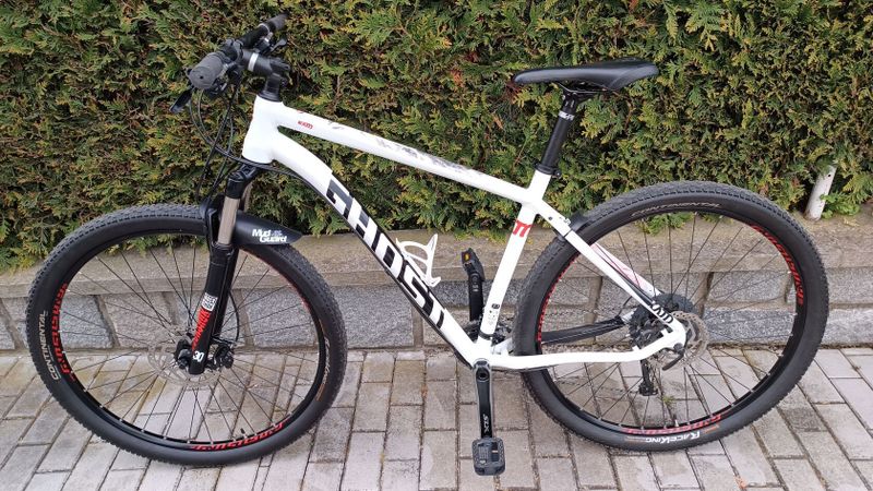 Ghost Kato 7.9 AL star white, kola 29", velikost L