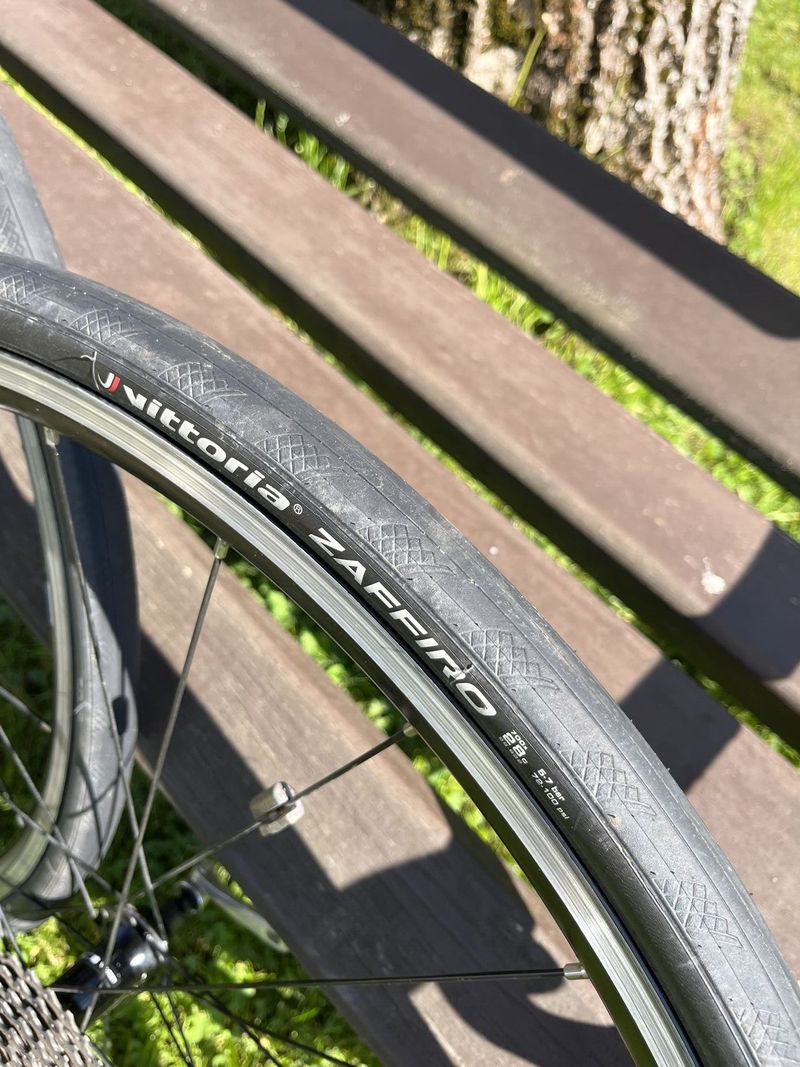 Zapletená kolaShimano WH-R500