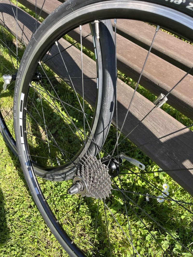 Zapletená kolaShimano WH-R500