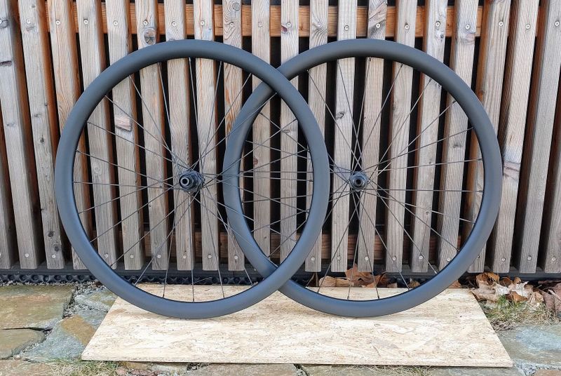 NOVÁ karbonová kola YUSHIN RSL38 – výška 38 mm, tubeless ready, UD mat.