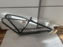 Nový hliníkový rám Cube Reaction Pro, 29", vel.M