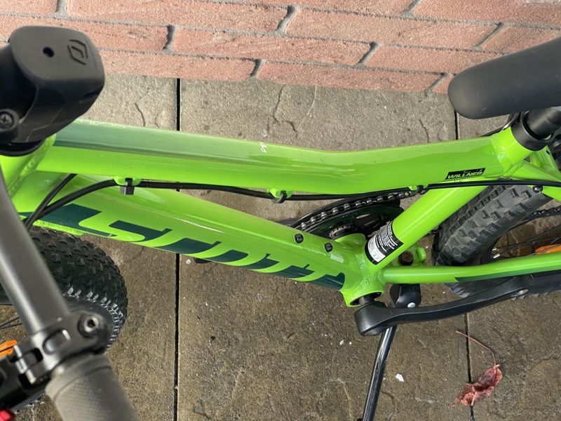 Scott Scale 24, dětské kolo s hydraulickými brzdami, od 125cm
