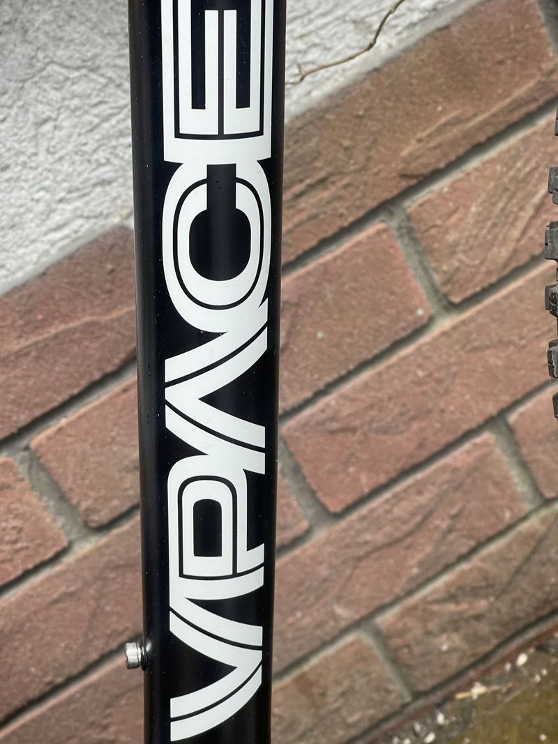 Vpace max26, dětské kolo od 130cm, Fox 32 Factory, Sram GX