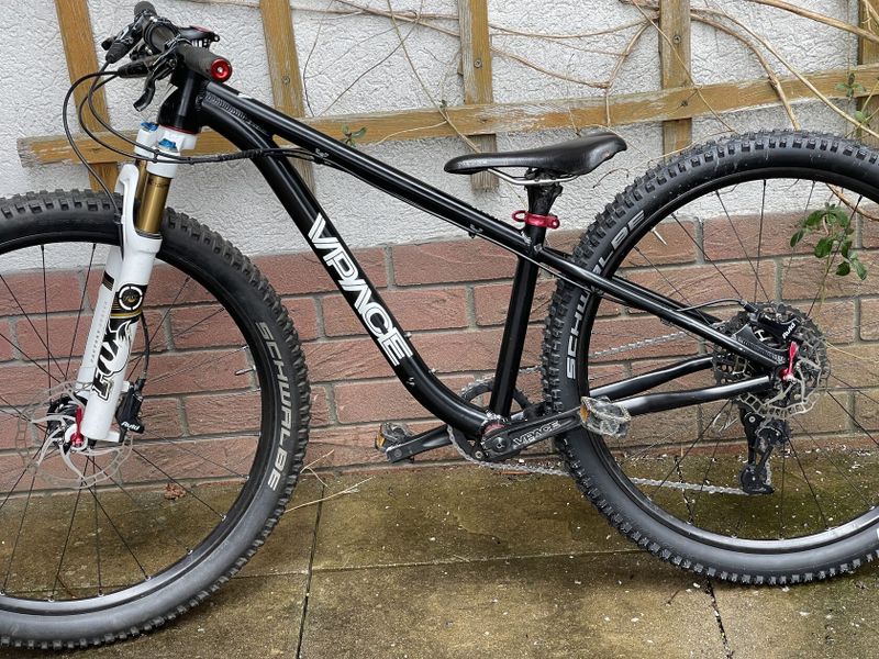 Vpace max26, dětské kolo od 130cm, Fox 32 Factory, Sram GX