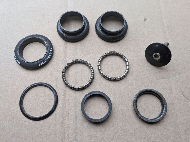 1 1/8" hlavové složení Tioga Alchemy