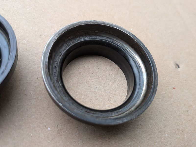 1 1/8" hlavové složení Tioga Alchemy