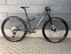 ORBEA OIZ M 2025 (nový rám) XTR, vel. M 10,5 kg