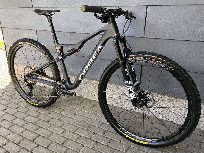 ORBEA OIZ M 2025 (nový rám) XTR, vel. M 10,5 kg