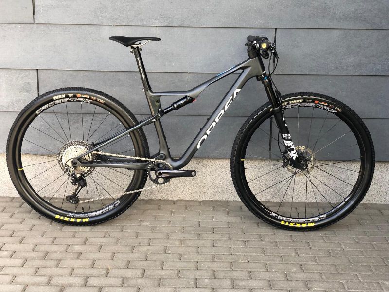 ORBEA OIZ M 2025 (nový rám) XTR, vel. M 10,5 kg