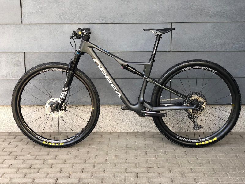 ORBEA OIZ M 2025 (nový rám) XTR, vel. M 10,5 kg