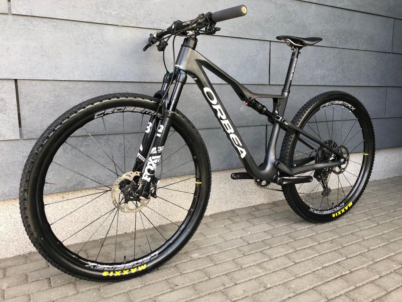 ORBEA OIZ M 2025 (nový rám) XTR, vel. M 10,5 kg