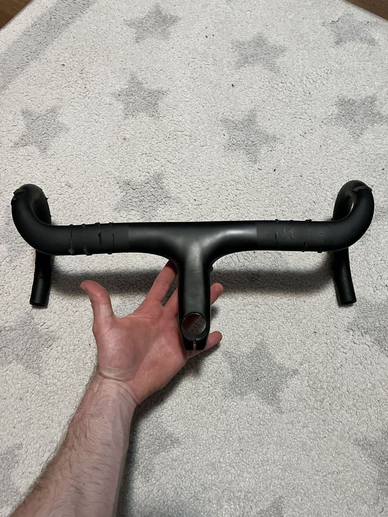 Karbonové integrované řídítka 110mm/440mm