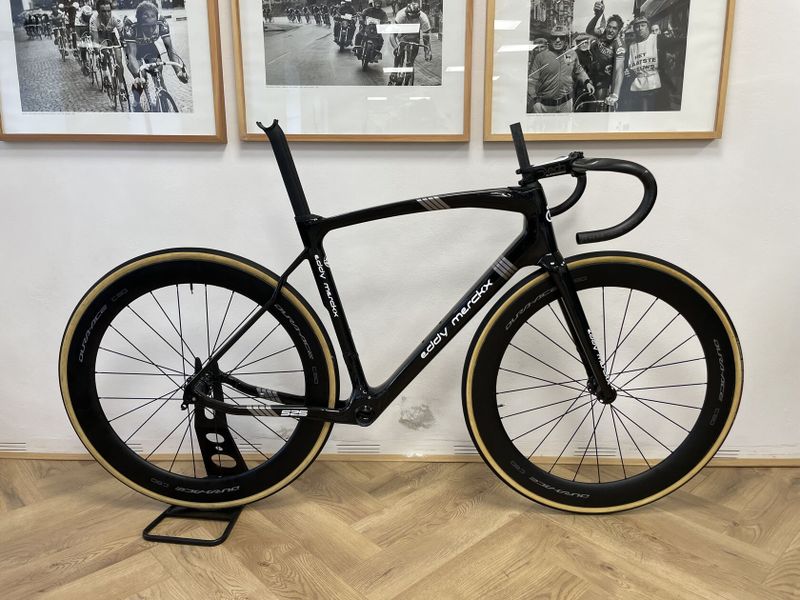 Eddy Merckx 525 Disc - rámová sada s koly 