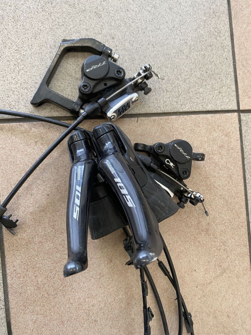 Shimano 105 + Trp Brzdy.