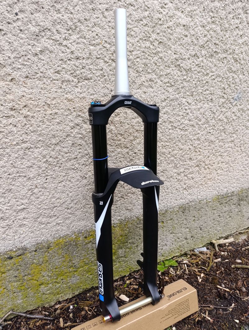 Zánovní Suntour DUROLUX 36 EQ 160mm RC2