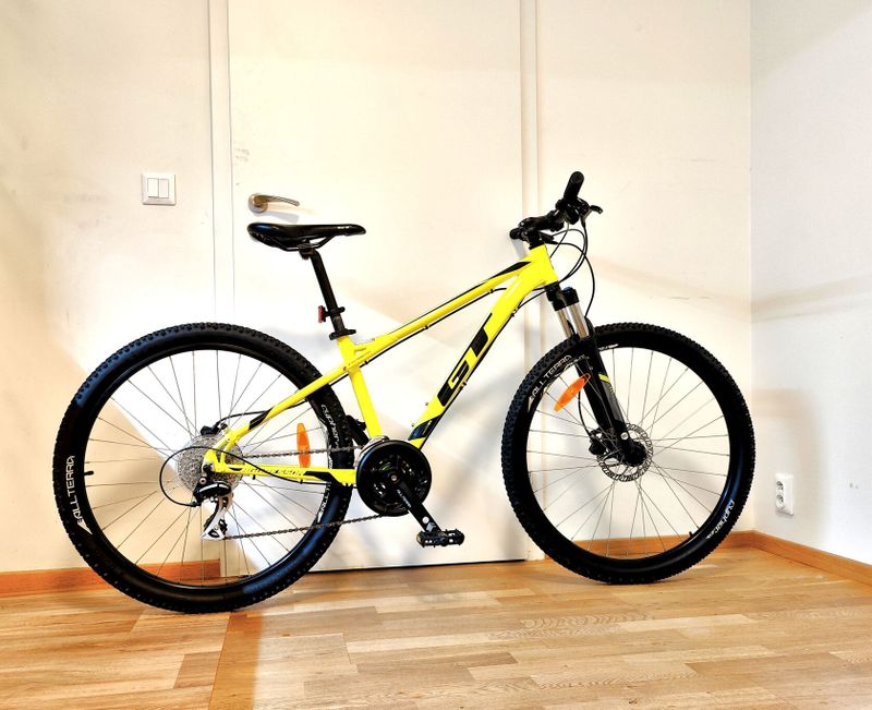 Horské kolo GT Aggressor Expert pro 160-170 cm, kola 27.5"