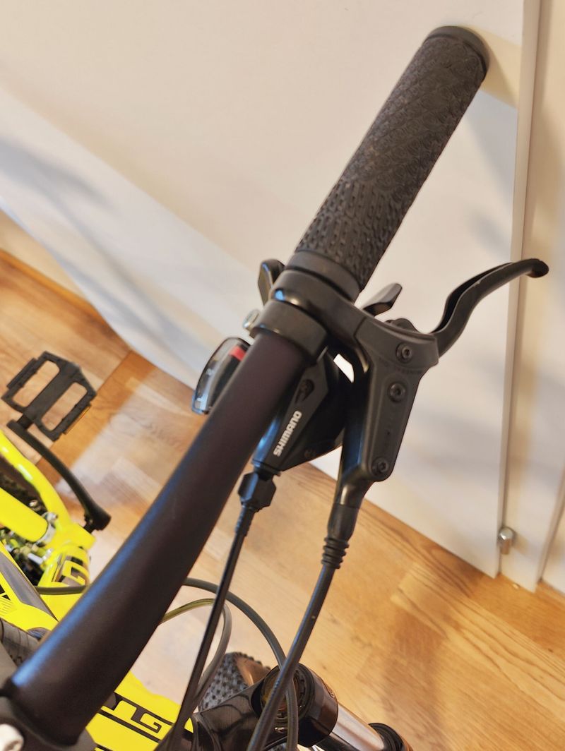 Horské kolo GT Aggressor Expert pro 160-170 cm, kola 27.5"