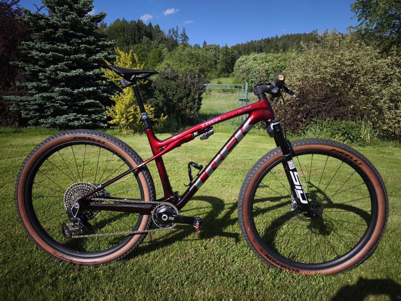 TREK SUPERCALIBER SLR 9.9 Flight Attendant Gen2