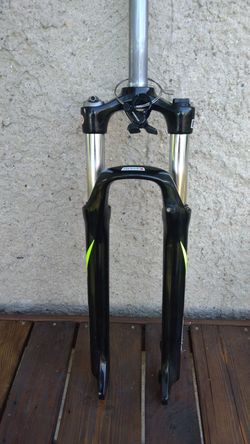 Suntour XCM zámek z řidítek 