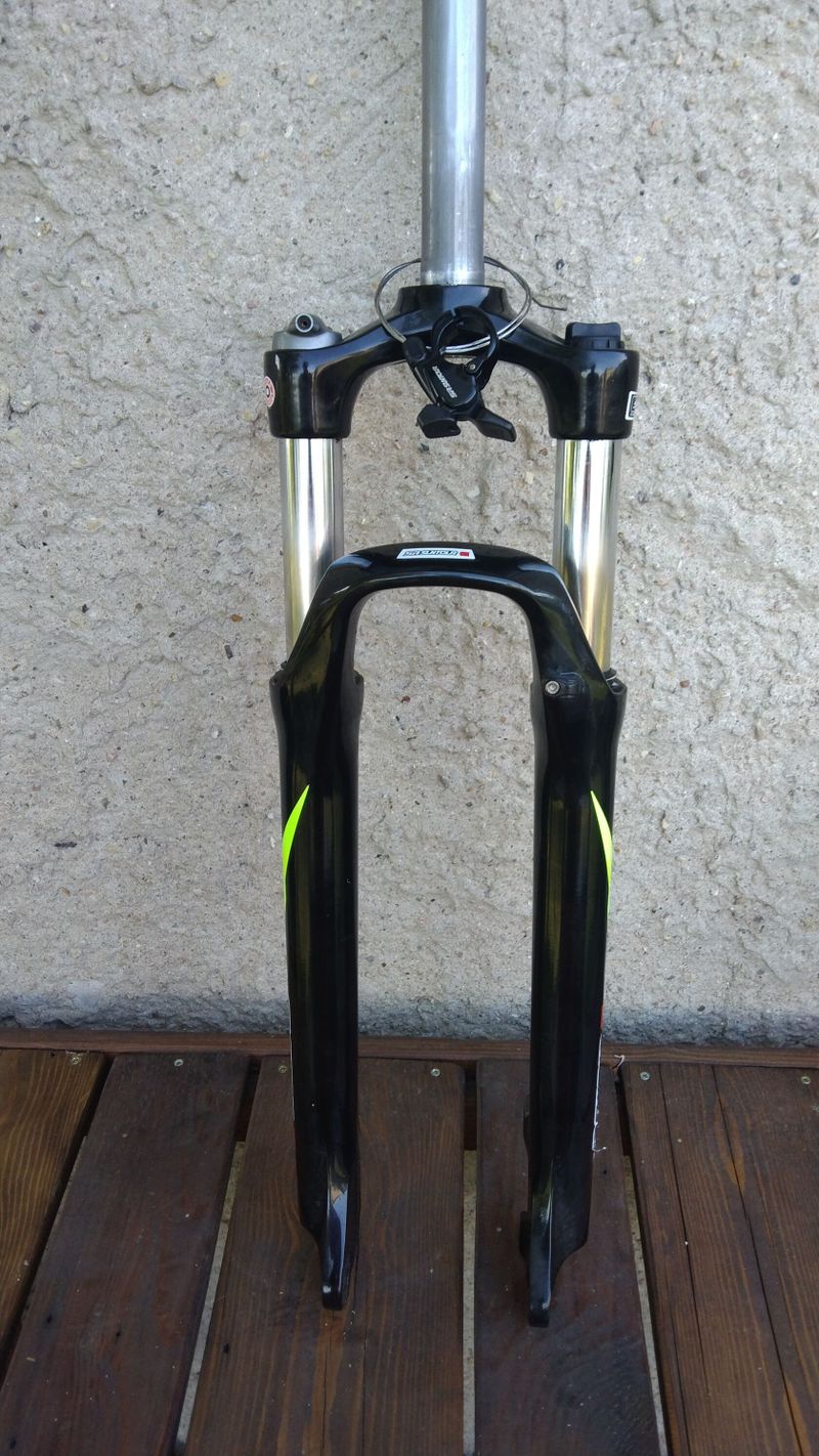 Suntour XCM zámek z řidítek 