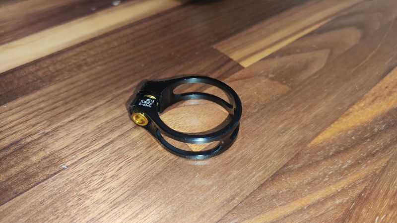 Objíma 31.6mm AL + titanový šroub