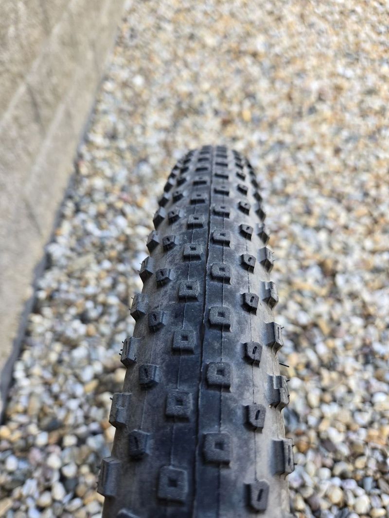 Trek Procaliber 9.7 Roarange/Deep Smoke 29" 2023 velikost M (165-175cm) v záruce
