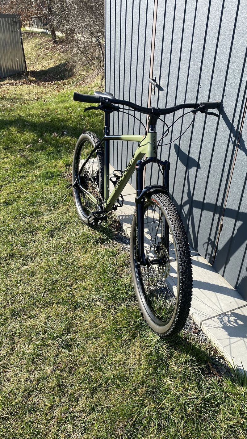 Zánovní horské kolo THOMPSON XC-9000 green