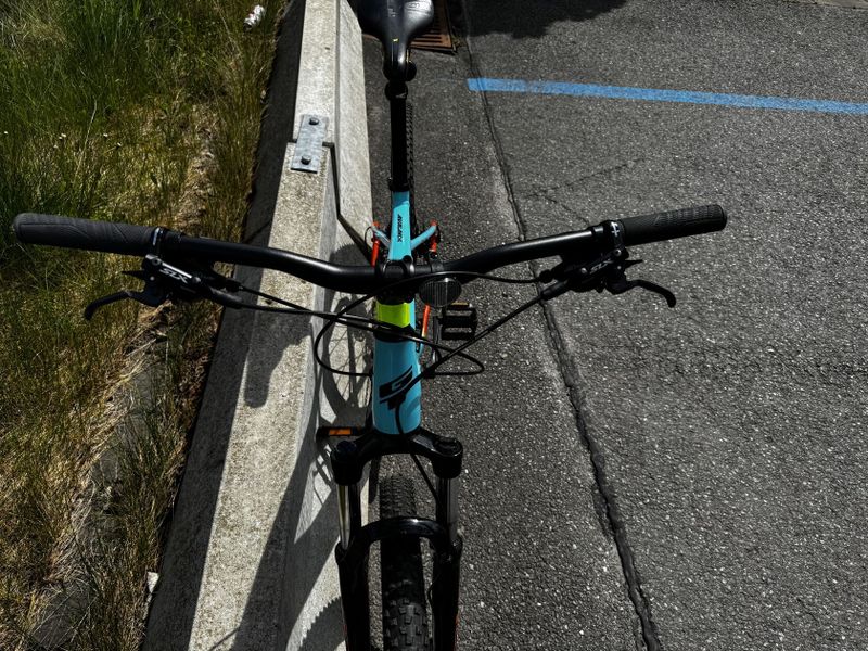 GT Avalanche Sport 29er / L