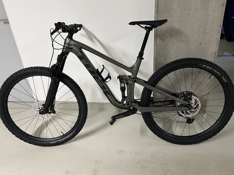 Bontrager XR4 Team Issue TLR 2,4” - zánovní