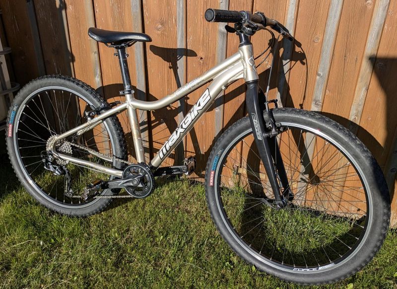Maxbike Jewel, kola 26", rám 14,5", 11kg