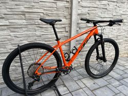 KTM myroon pro - XT - karbonový cockpit 