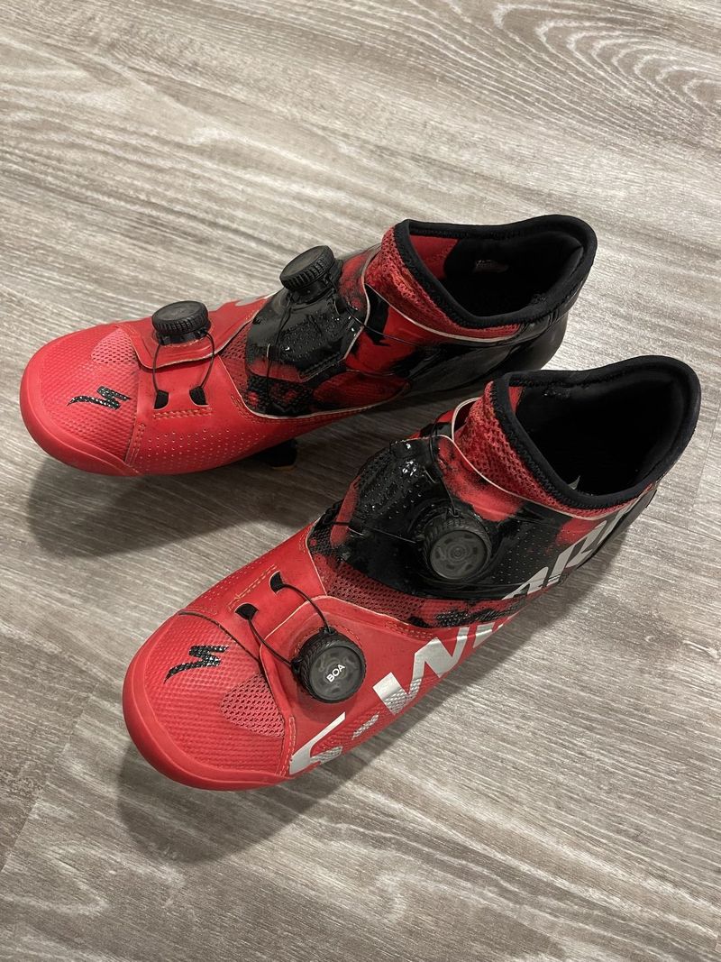 SPecialized ARES carbon 44velikost 