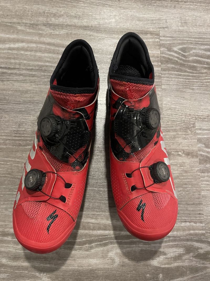 SPecialized ARES carbon 44velikost 