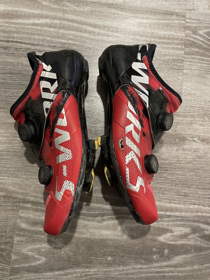 SPecialized ARES carbon 44velikost 