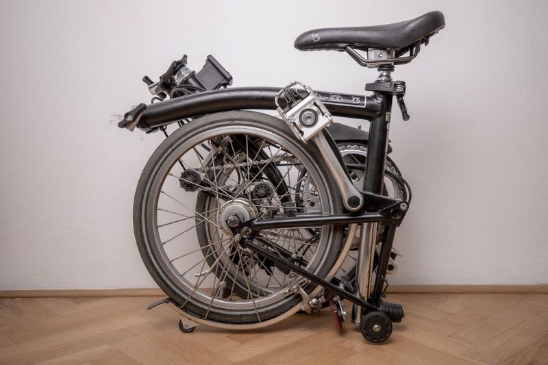 Brompton M6 černý (6 rychlostí)