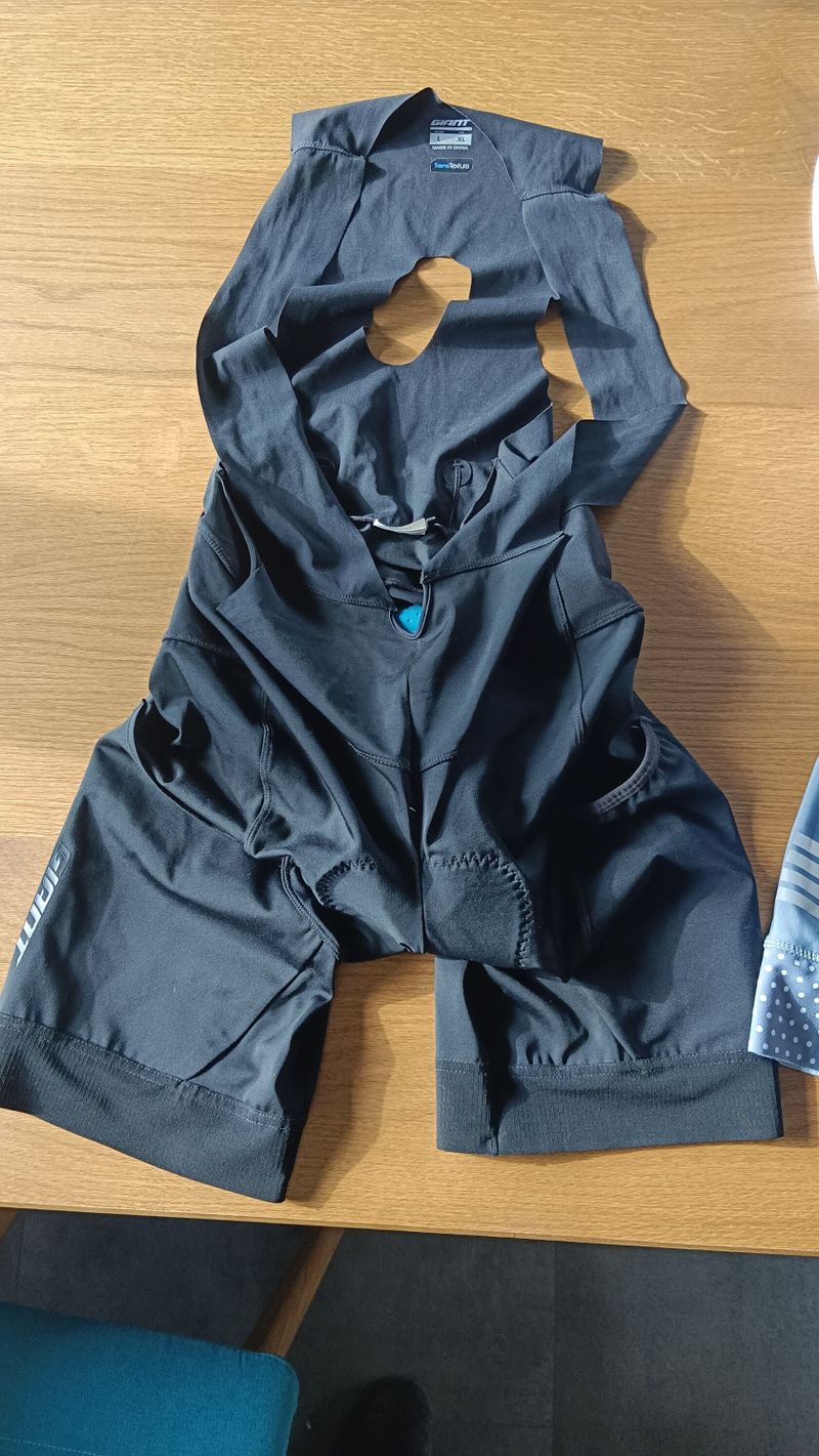 cyklo kraťasy a dres ASSOS, X-BIONIC, GIANT vel.XL XXL nové!