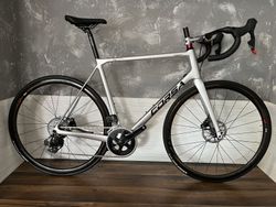 Dema Corsa , Sram AXS Rival 