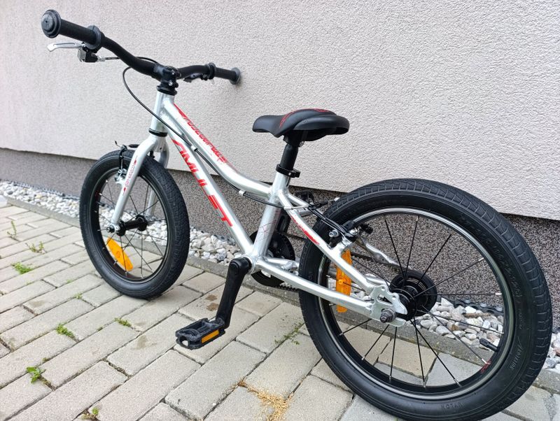 Amulet Young Blaster 16 - ultralehké hliníkové kolo