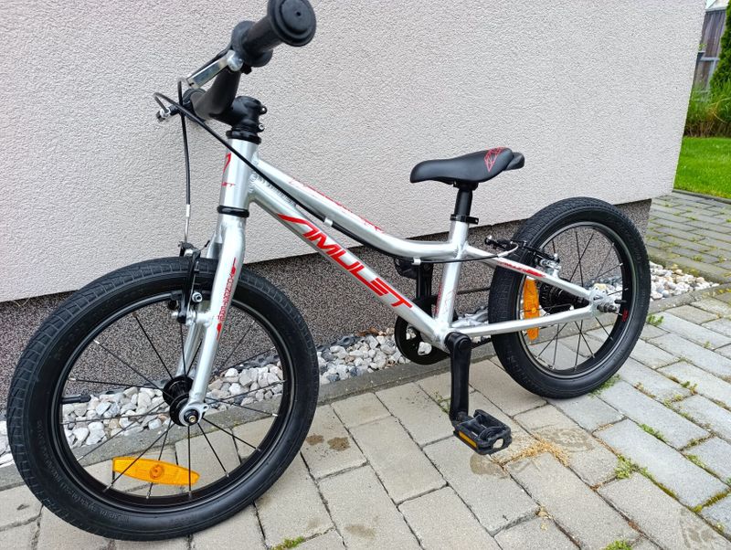 Amulet Young Blaster 16 - ultralehké hliníkové kolo