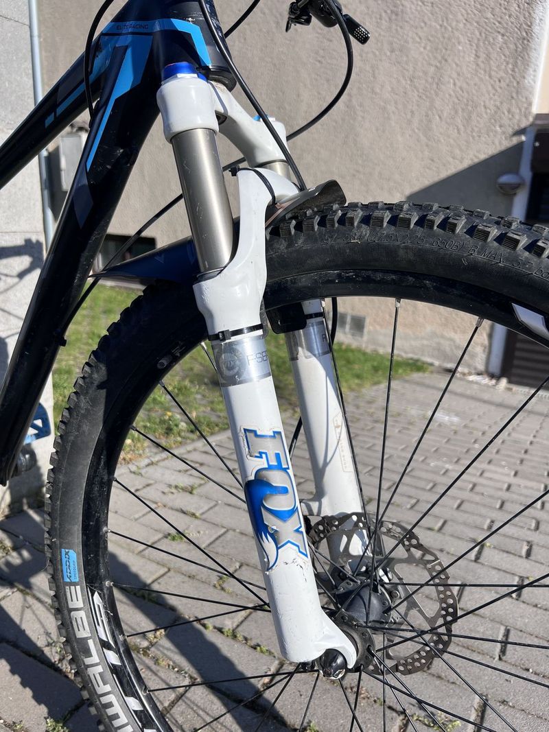 Špičkové juniorské XC/trail kolo