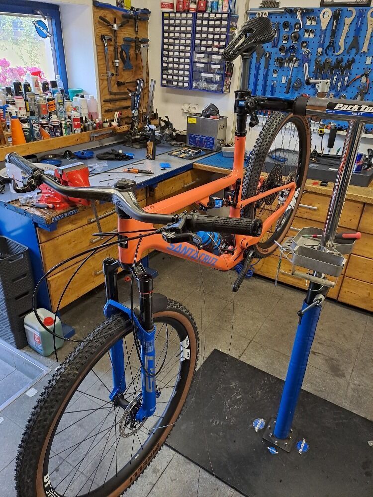 NOVÁ CUSTOM STAVBA Santa Cruz Blur C / Rock Shox SID / Sram GX AXS, XX1 / velikost XL / carbon DTSwi