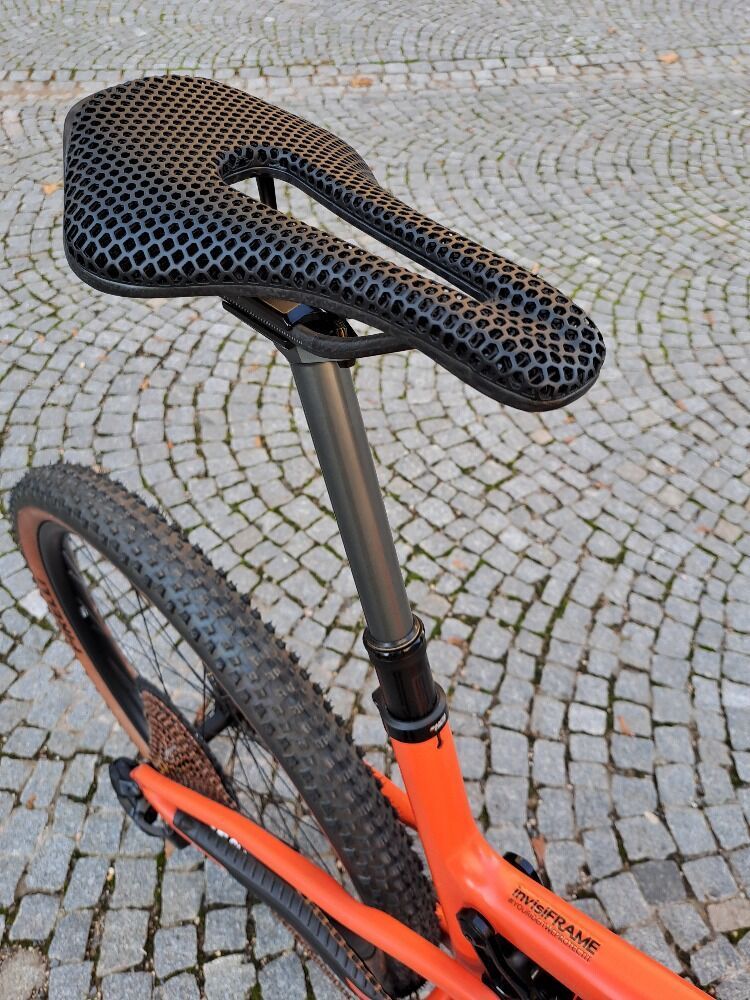 NOVÁ CUSTOM STAVBA Santa Cruz Blur C / Rock Shox SID / Sram GX AXS, XX1 / velikost XL / carbon DTSwi