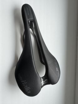 Selle Italia SLR Boost Carbonio Superflow L sedlo, 145 mm