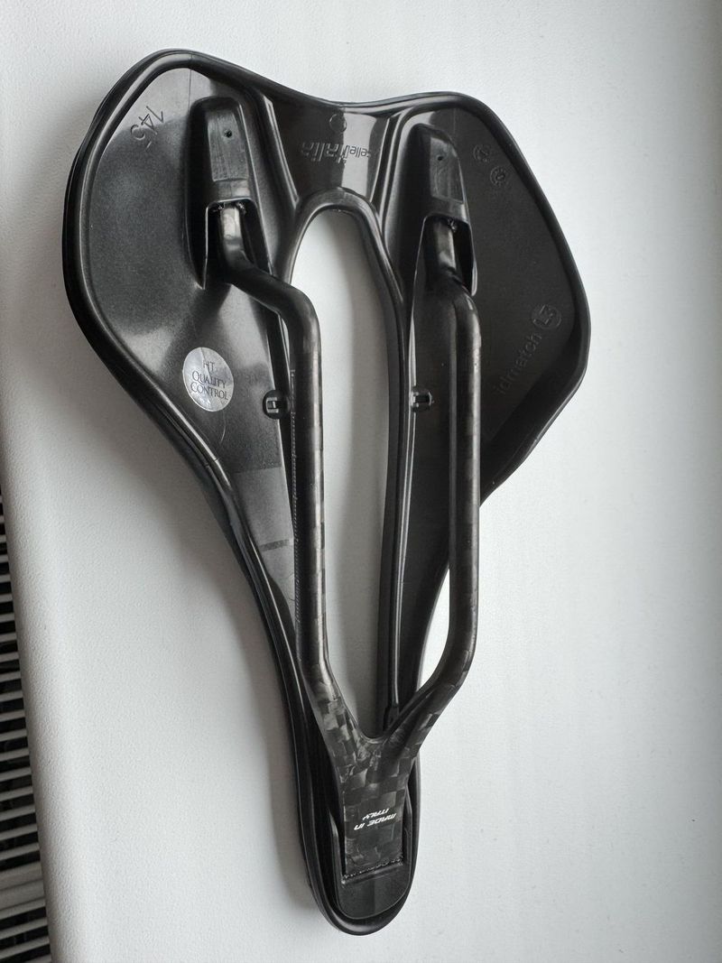 Selle Italia SLR Boost Carbonio Superflow L sedlo, 145 mm