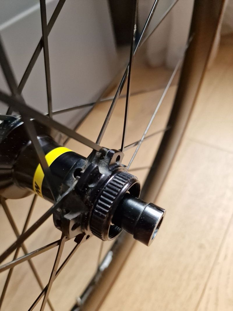 Karbonová kola Mavic Cosmic SL 65 Disc