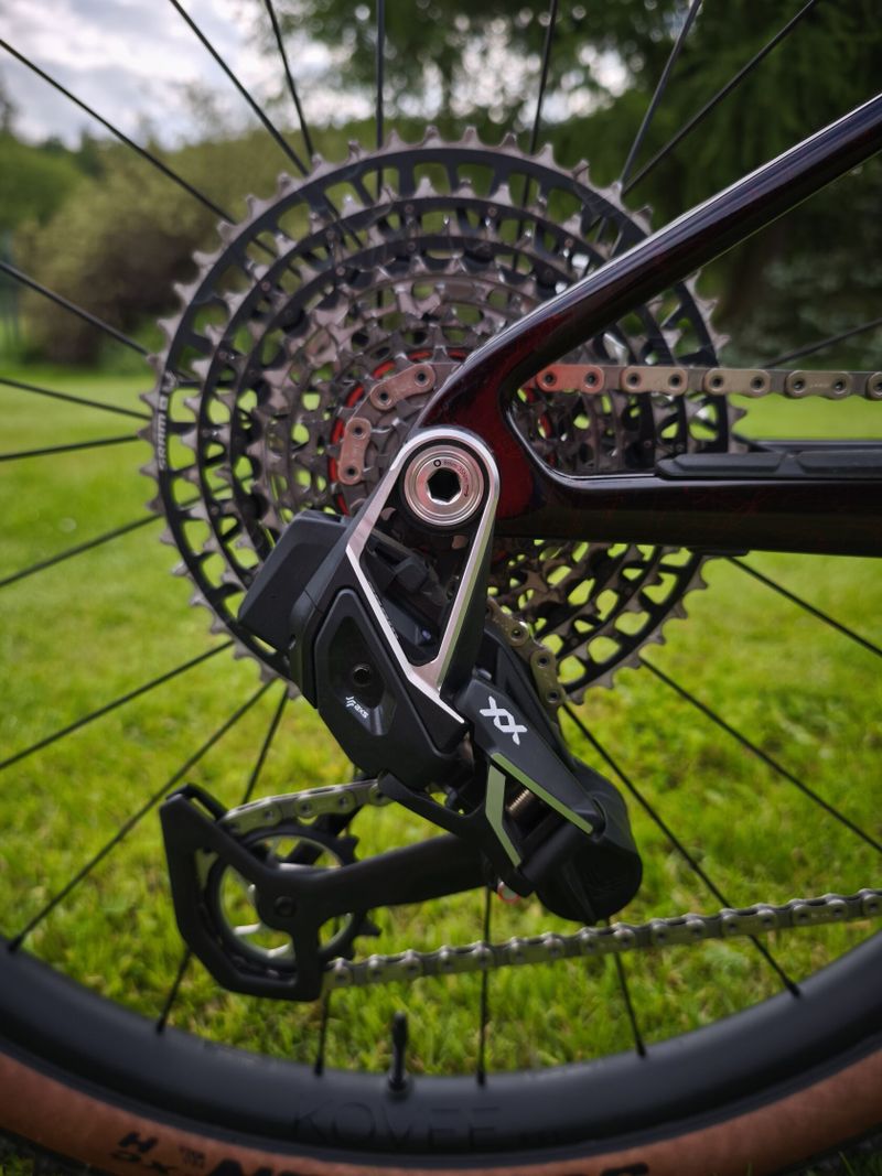 TREK SUPERCALIBER SLR 9.9 Flight Attendant Gen2 Red smoke/drizzle