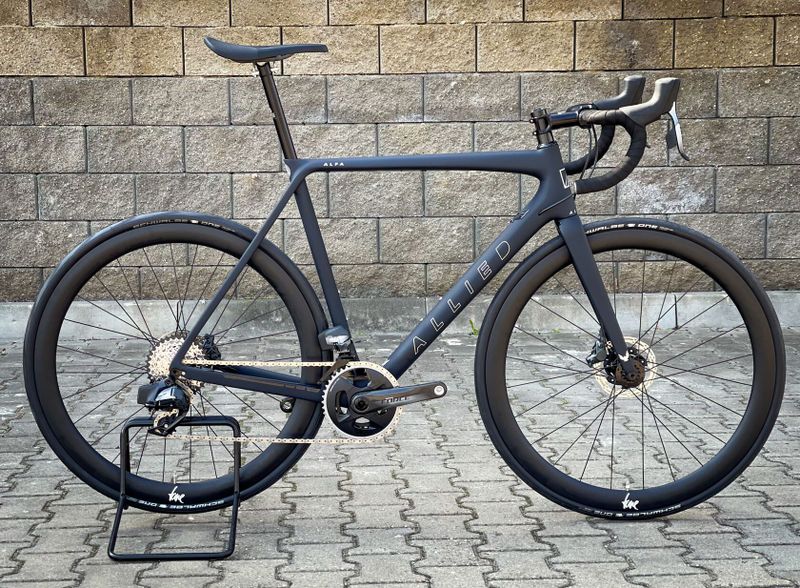 Nová rámová sada ALLIED ALFA RACE DISC – zakázková barva Matte Black