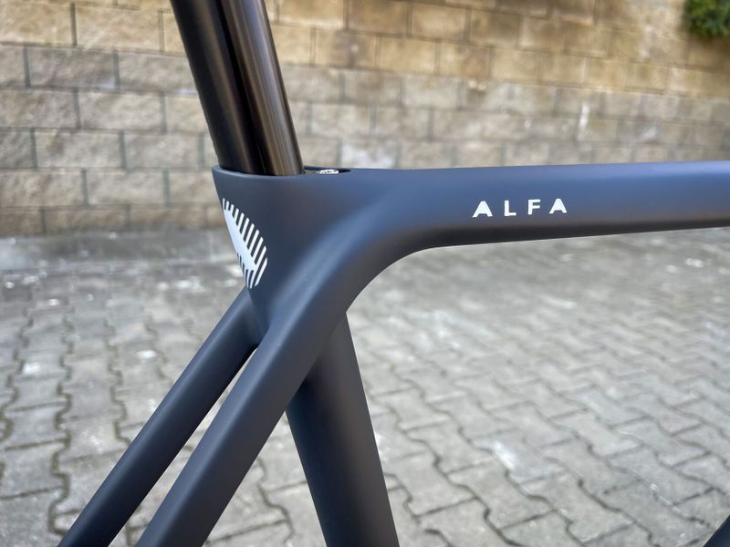 Nová rámová sada ALLIED ALFA RACE DISC – zakázková barva Matte Black